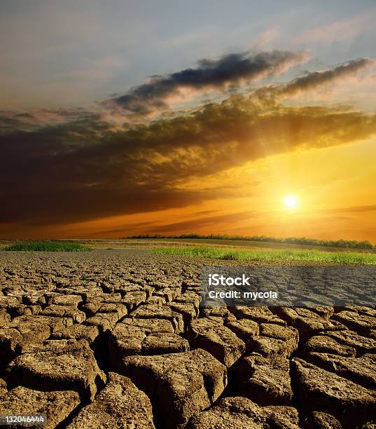 Foto de Seca Terra e mais fotos de stock de Acidentes e desastres - Acidentes e desastres, Amarelo, Barro