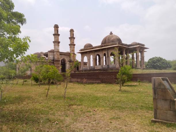 istock Jamie mosque in historical place 1320525262