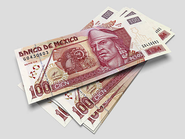 istock Some bills of one hundred Mexican pesos 132055393