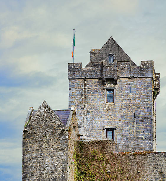 château dunguire - kinvara photos et images de collection