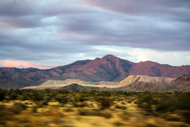 deserto da montanha vermelha - red mountains - fotografias e filmes do acervo