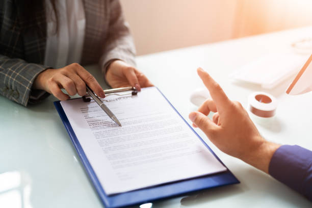 istock Lawyer Contract Mediation And Review 1320664399