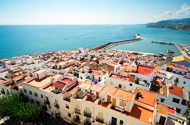 istock View of the Peniscola town 132066957