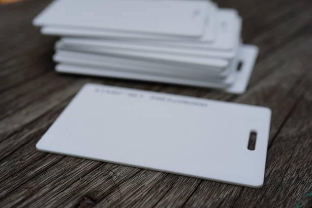 tarjeta de identificación en blanco - hole cards fotografías e imágenes de stock