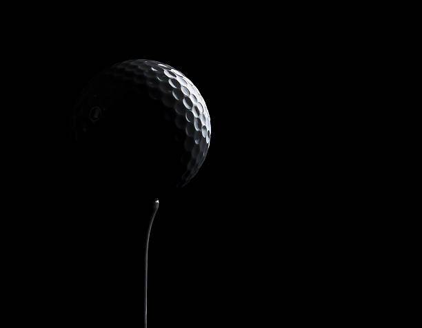 silhueta de uma bola de golfe com espaço para texto - golf ball circle ball curve - fotografias e filmes do acervo
