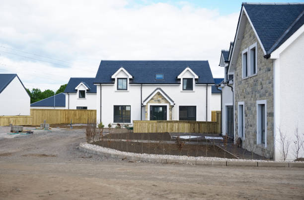 시골 시골에 지어진 고급 새 집 - housing development house scotland uk 뉴스 사진 이미지