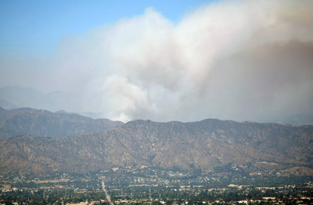 istock A Smoke Cloud Above the SoCal Mountains 1320828431