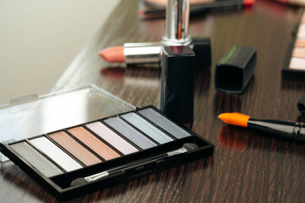 istock Set of eye shadows on grey background 1320899300
