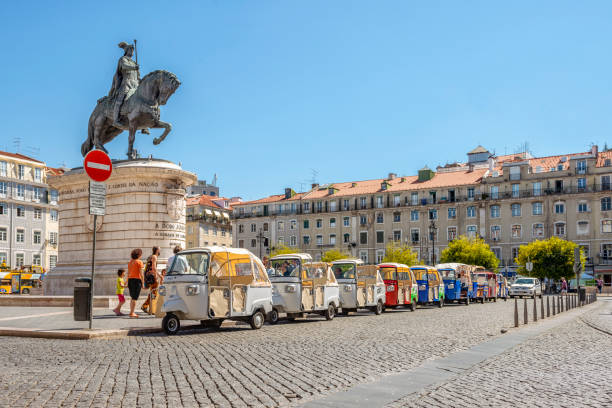 リスボンのジョン1世の騎馬像 - 人力車 写真 ストックフォトと画像