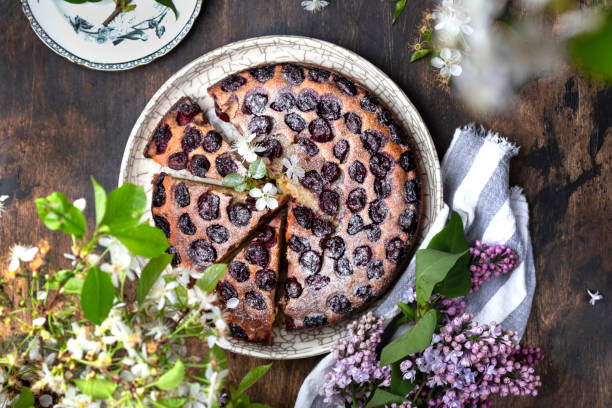 cake with cherries, ricotta and powdered sugar - pie pastry crust cherry pie cherry imagens e fotografias de stock