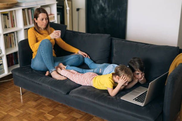 istock single mother family life 1321004282