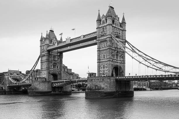tamiza pod mostem tower - national landmark outdoors black and white horizontal zdjęcia i obrazy z banku zdjęć