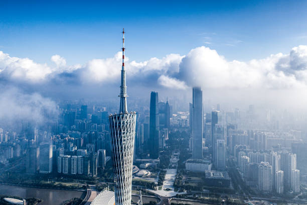 skyline von guangzhou, china - guangzhou stock-fotos und bilder