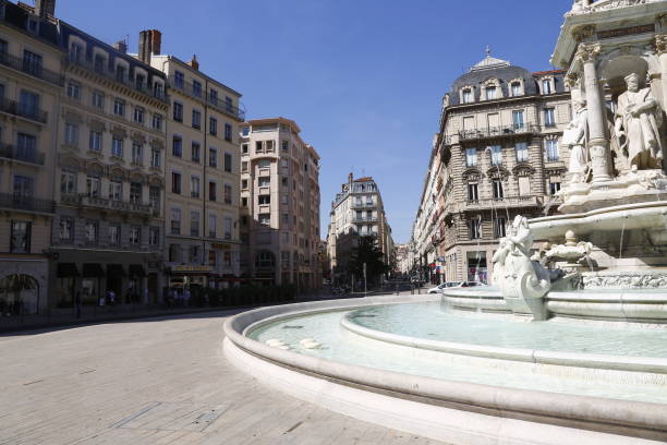 istock Lyon - France 1321153747