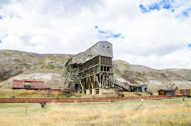 istock Abandoned coal mine in East Coulee 1321154942