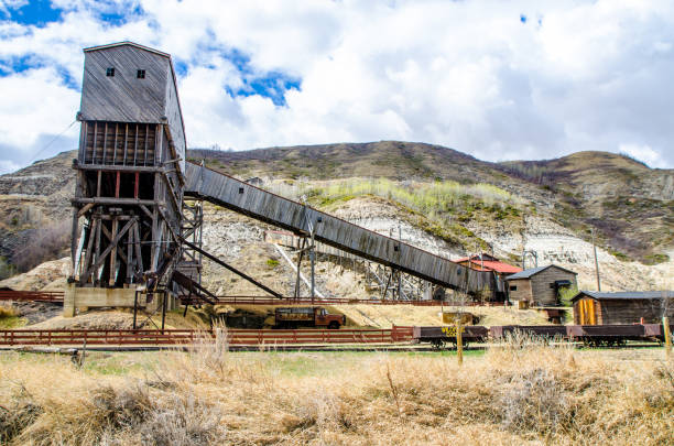 istock Abandoned coal mine in East Coulee 1321155095