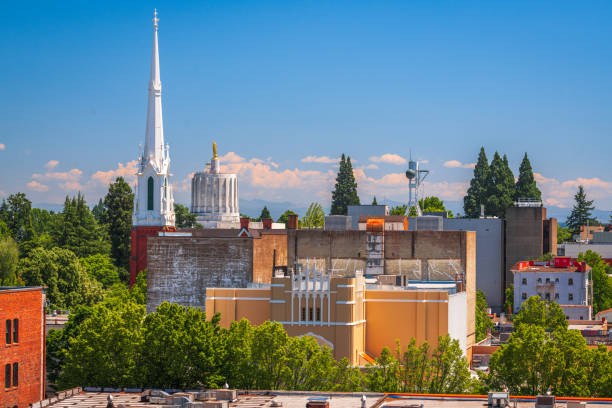 istock Salem, Oregon, USA Downtown Cityscape 1321175564