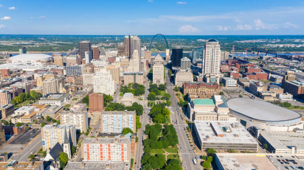 istock Downtown St. Louis and Gateway Arch aerial view 1321220343