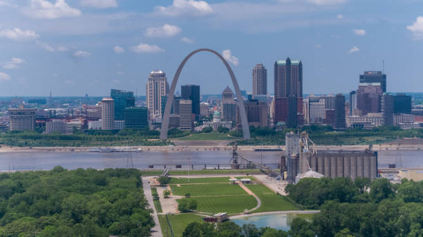istock Downtown St. Louis and Gateway Arch aerial view 1321220349