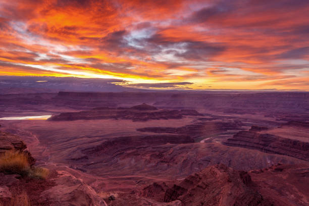 istock Dead Horse Point Sunrise 1321252975
