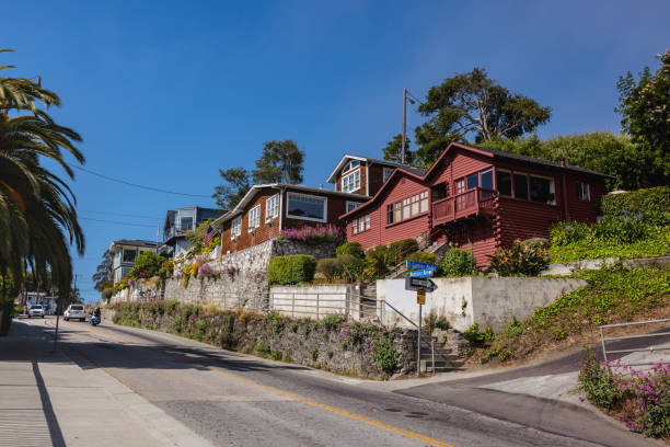 istock A street with houses 1321254303