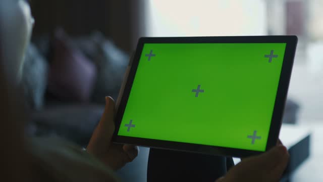 Digital tablet green screen