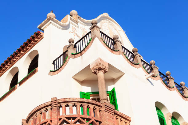 традиционный балкон в каталонском стиле - spanish culture real estate villa apartment стоковые фото и изображения