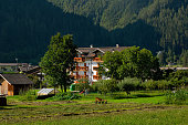 typischer-blick-auf-die-kleine-stadt-imer-in-den-dolomiten-italien.jpg?b=1&s=170x170&k=20&c=a59iHG_A82yskMkzhsLfCCsbk8aTzewCGue1sR-N04U=