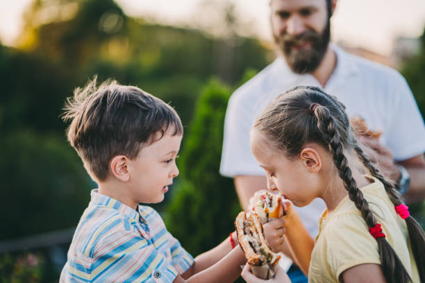 istock Single parent family 1321367829