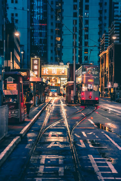 上湾路路道の香港のストリートシーン - cable car 写真 ストックフォトと画像