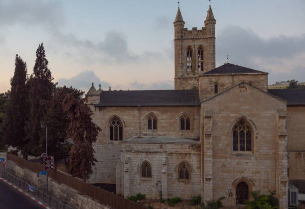 예루살렘, 이른 아침에 성 조지 성공회 대성당. - anglican 뉴스 사진 이미지