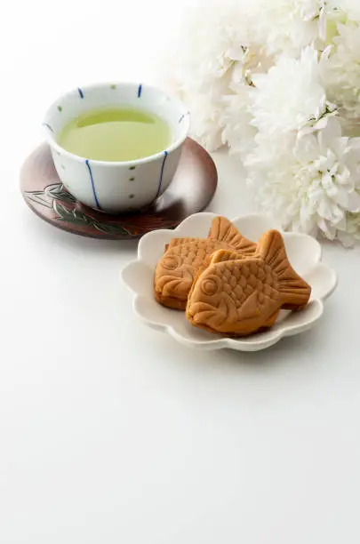 The studio photography of Japanese green tea and the Japanese sweet
