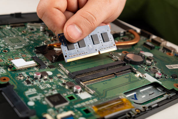 istock installing RAM in a laptop, laptop repair 1321461890