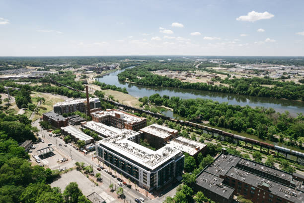 istock Aerial over Richmond, Virginia in the Spring 1321491958