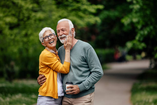 Pareja 60 Años - Banco de fotos e imágenes de stock - iStock Pareja 60 Años - Banco de fotos e imágenes de stock - iStock