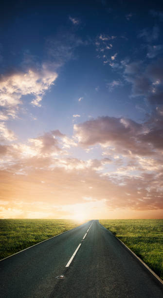 istock Road To The Sunset 1321500243
