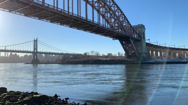 istock Astoria Park East River 1321539225