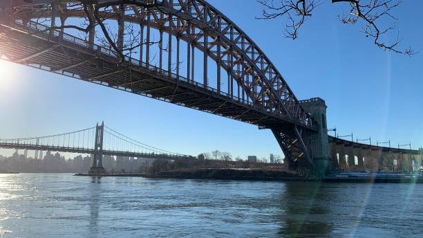 istock Astoria Park East River 1321539226