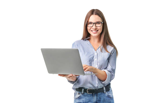 bela jovem com laptop isolado em fundo branco - laptop isolated computer white - fotografias e filmes do acervo