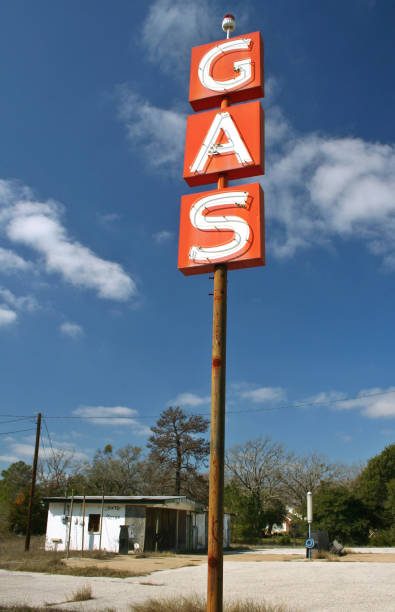 istock Old Abandoned Gas Station rural Eastern Texas 1321626408