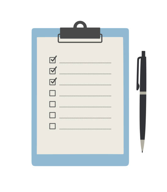 beyaz üzerinde yalıtılmış kontrol listesi ve kalem içeren pano kağıdının vektör illüstrasyonu. - checklist stock illustrations