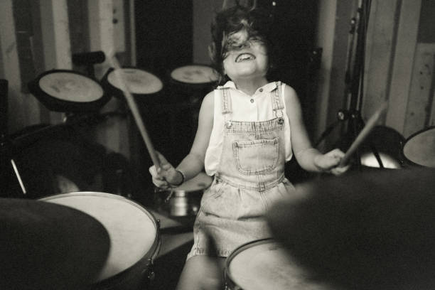 the little drummer girl - childhood memory - fotografias e filmes do acervo