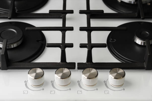 istock Knob switch on the electric stove close-up 1321770668