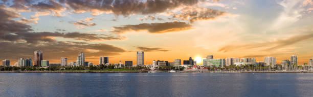 long beach california sonnenuntergang - long beach california lighthouse los angeles county stock-fotos und bilder