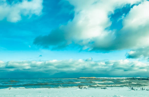 istock Wave Crashing on Frozen Lake Michigan 1321846284