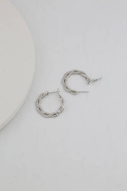 istock jewellery earring 1321922119