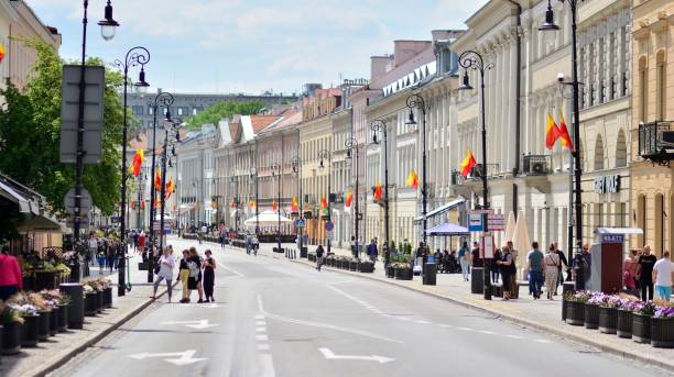 rua nowy swiat uma das ruas mais caras e elegantes. - nowy swiat - fotografias e filmes do acervo