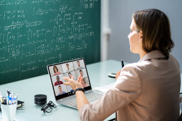 istock Teacher Online Meeting With Children 1322050901