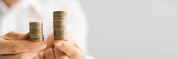 istock Compare Wage And Money Gap 1322052383