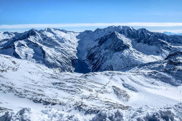 istock View to the Schlegeisspeicher 1322079890